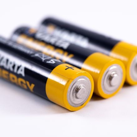 Retail battery package